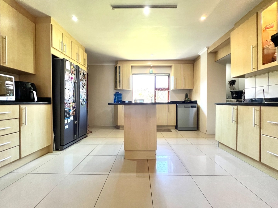 4 Bedroom Property for Sale in Sunridge Park Eastern Cape